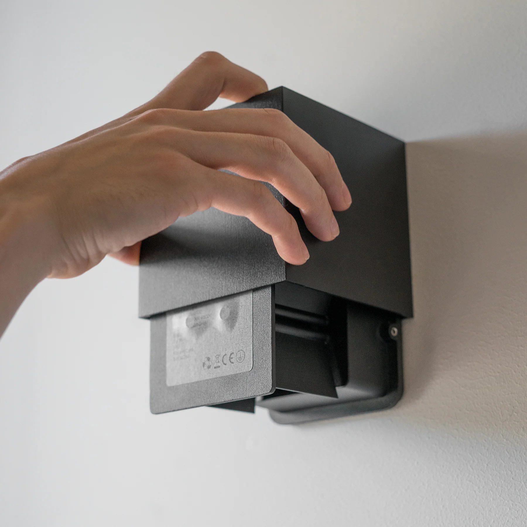 Hombli Smart Wall Light - Image 24