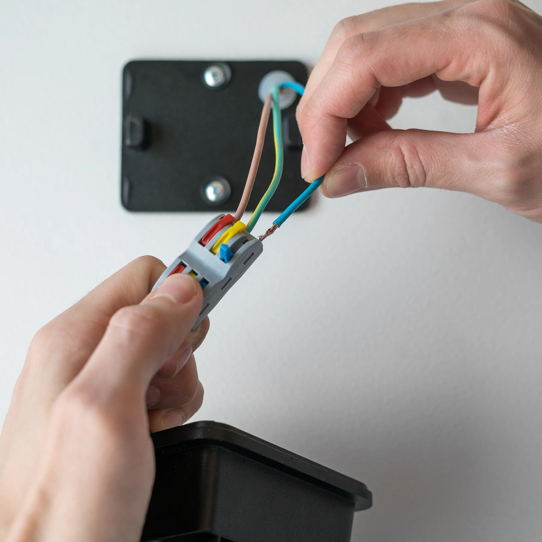 Hombli Smart Wall Light - Image 26