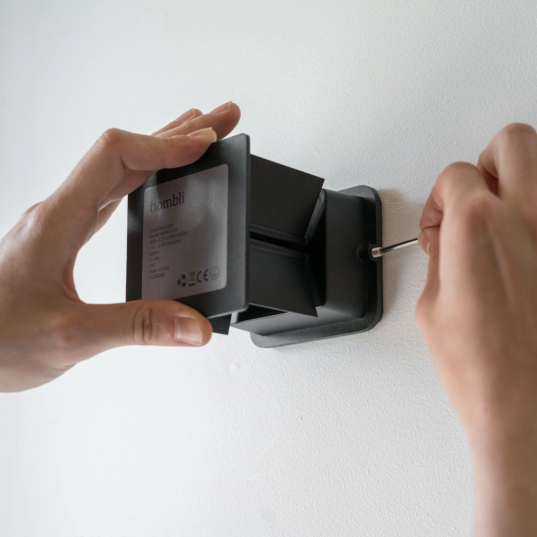 Hombli Smart Wall Light - Image 27